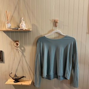 Beyond Yoga Top ☁️ in blue